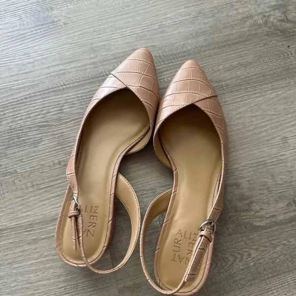 Naturalizer pointed toe kitty heels size 9 - Picture 4 of 5